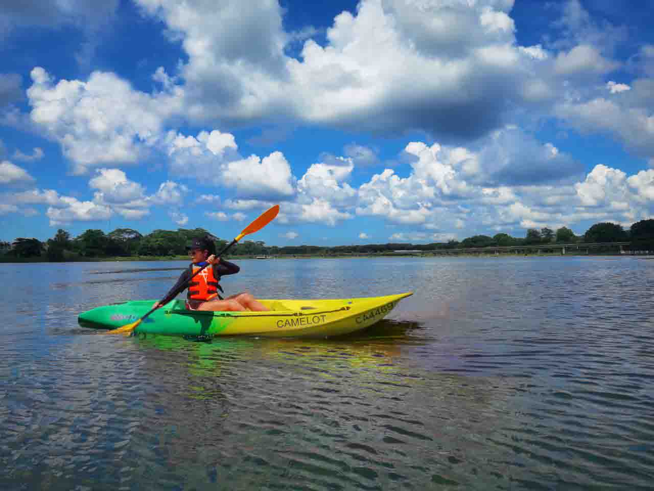 Rekomendasi Kayak Mancing Tiup Terbaik untuk Menangkap Ikan di Sungai